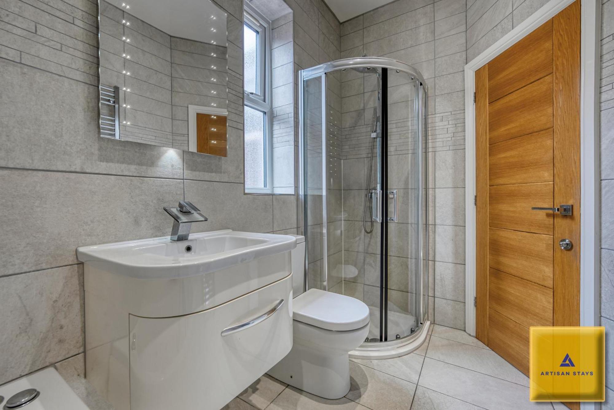 4 Bedroom, 6 Beds, 3 Bathrooms, Near Nec & Birmingham Airport, Business, Contractor And Family Friendly, Free Wi-Fi, Free Parking Coventry Luaran gambar