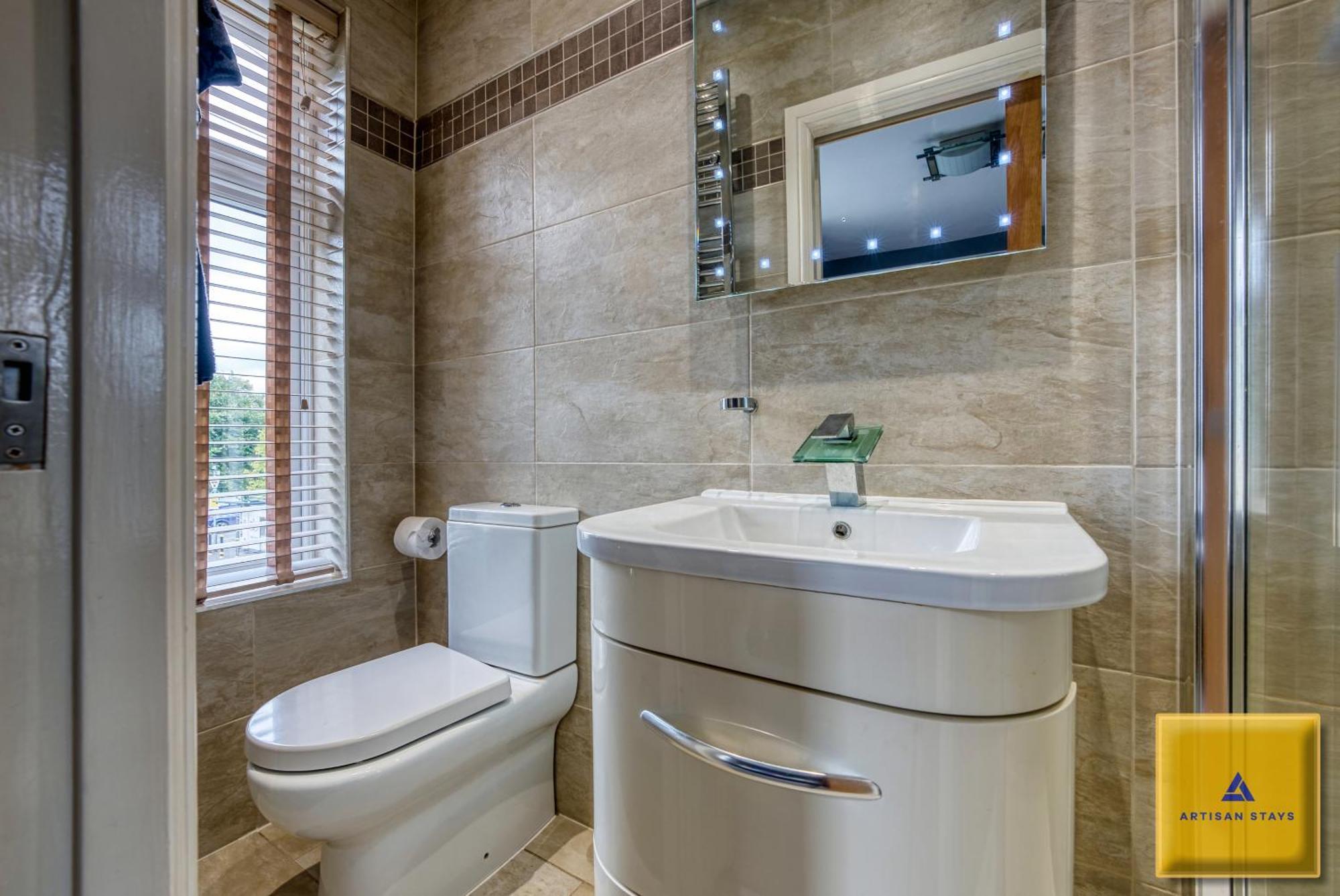 4 Bedroom, 6 Beds, 3 Bathrooms, Near Nec & Birmingham Airport, Business, Contractor And Family Friendly, Free Wi-Fi, Free Parking Coventry Luaran gambar